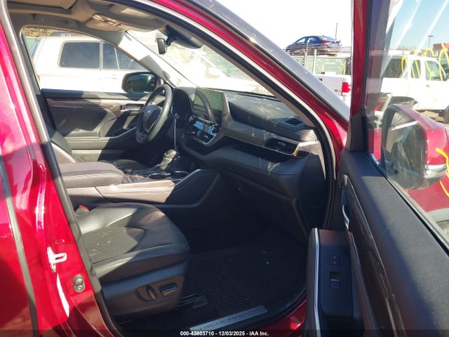 2022 TOYOTA HIGHLANDER 5TDDZRBH6NS569390 Photo 4