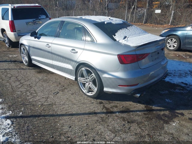 2015 AUDI A3 WAUKFGFF0F1052644 Photo 2