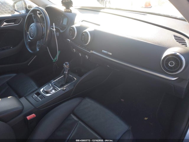 2015 AUDI A3 WAUKFGFF0F1052644 Photo 4