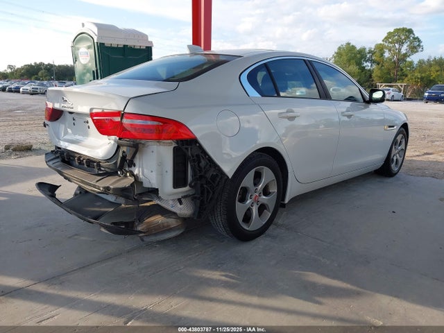2018 JAGUAR XE SAJAR4FX5JCP37430 Photo 3