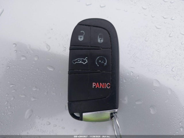 2021 CHRYSLER 300 2C3CCABT5MH554772 Photo 10