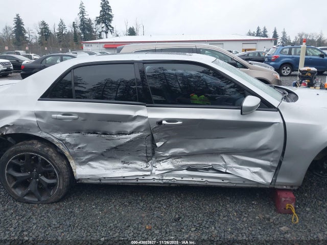 2021 Chrysler 300 300s მანქანა იყიდება აუქციონზე, vin: 2C3CCABT5MH554772, აუქციონის ნომერი: 43803927