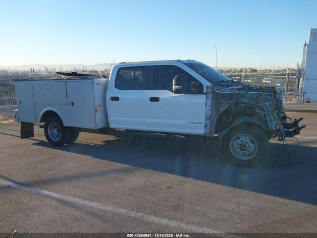 Ford F-350 Chassis Xl 2022 1FD8W3HT0NEE91077 Image 13