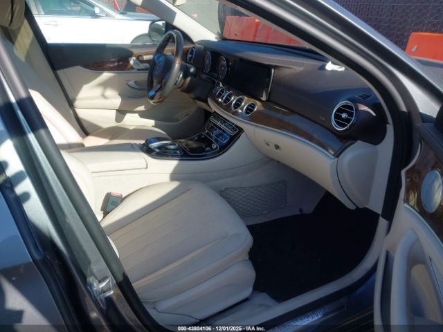 2017 MERCEDES-BENZ E 300 WDDZF4JB8HA206322 Photo 4