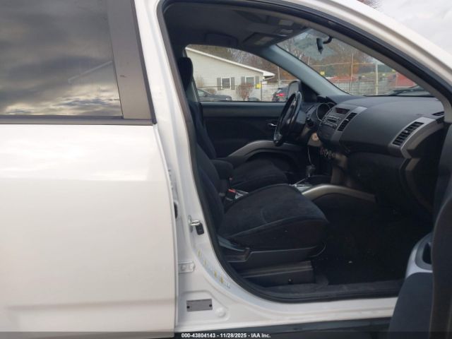 2011 MITSUBISHI OUTLANDER JA4AS2AW8BU037297 Photo 4