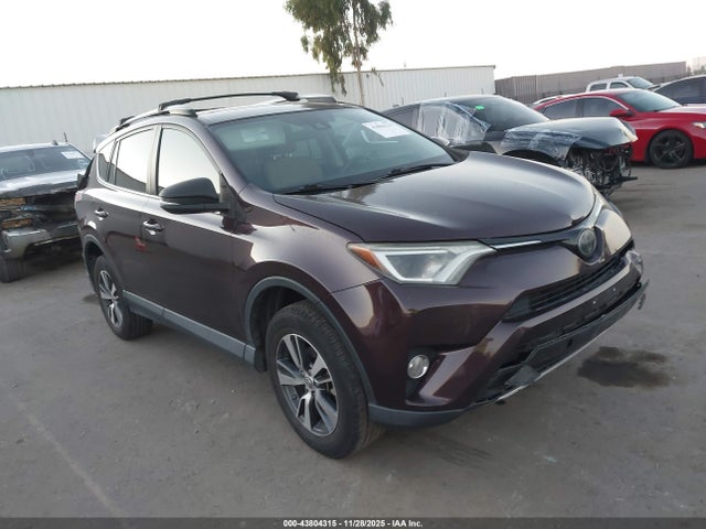 Toyota Rav4 Xle 2018 2T3WFREV6JW463808 zdjęcie główne