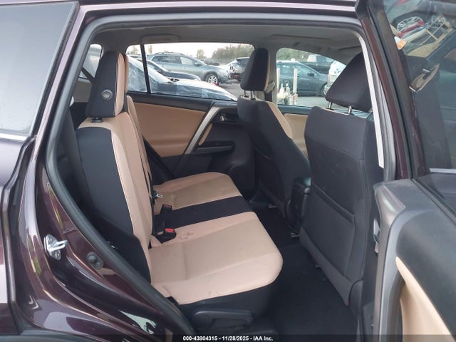 Toyota Rav4 Xle 2018 2T3WFREV6JW463808 Image 8
