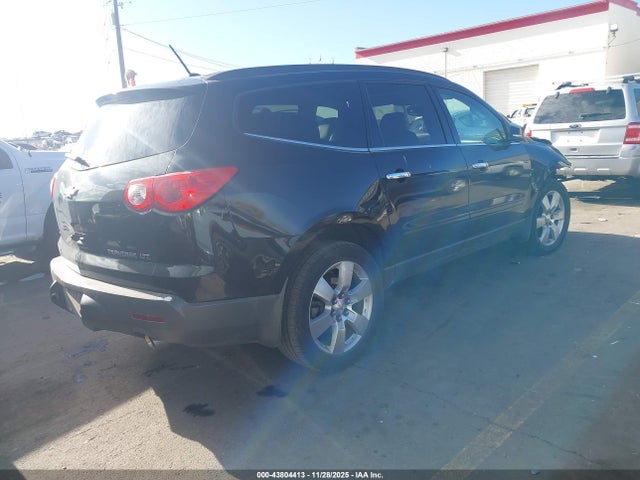 2012 CHEVROLET TRAVERSE 1GNKVLED8CJ292056 Photo 3