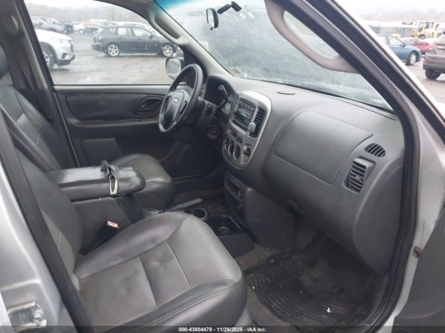 2003 FORD ESCAPE 1FMCU93143KC17081 Photo 4