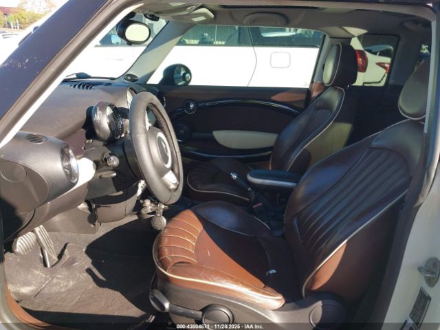 2010 MINI COOPER S CLUBMAN WMWMM3C57ATP94538 Photo 4