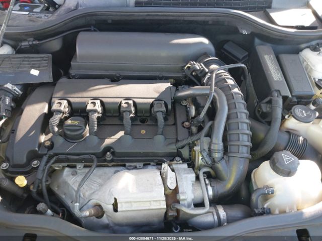 2010 MINI COOPER S CLUBMAN WMWMM3C57ATP94538 Photo 5