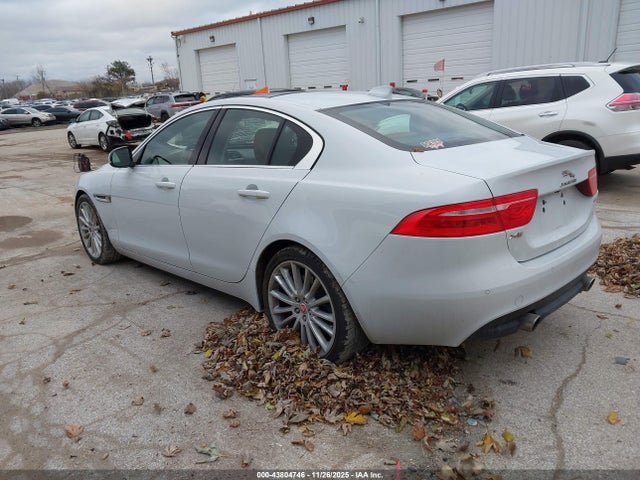 2018 JAGUAR XE SAJAH4EVXJCP17578 Photo 2