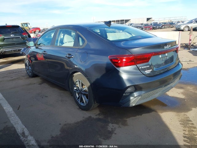 3KPF24AD6NE456810 KIA Forte Lxs