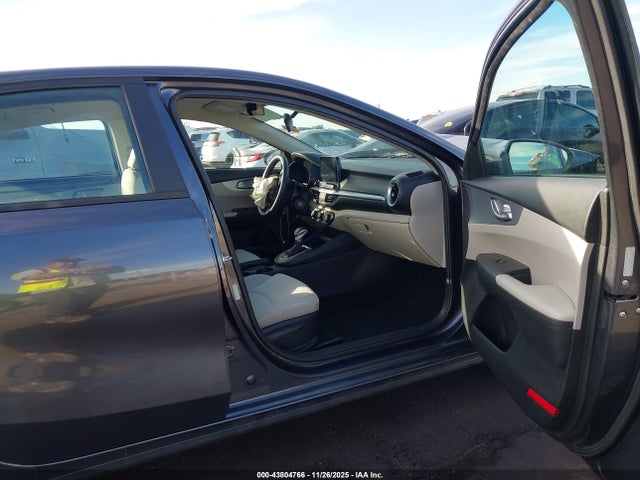 3KPF24AD6NE456810 KIA Forte Lxs