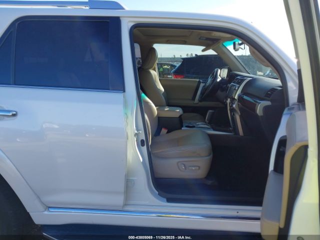 2018 TOYOTA 4RUNNER JTEZU5JR8J5182469 Photo 4