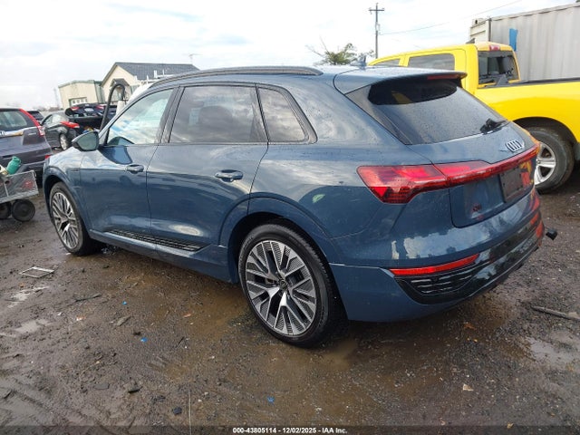 2024 AUDI Q8 E-TRON WA16AAGE0RB051489 Photo 2