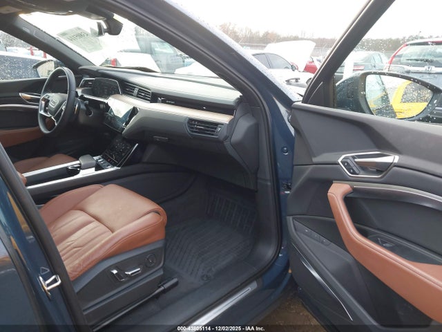 2024 AUDI Q8 E-TRON WA16AAGE0RB051489 Photo 4