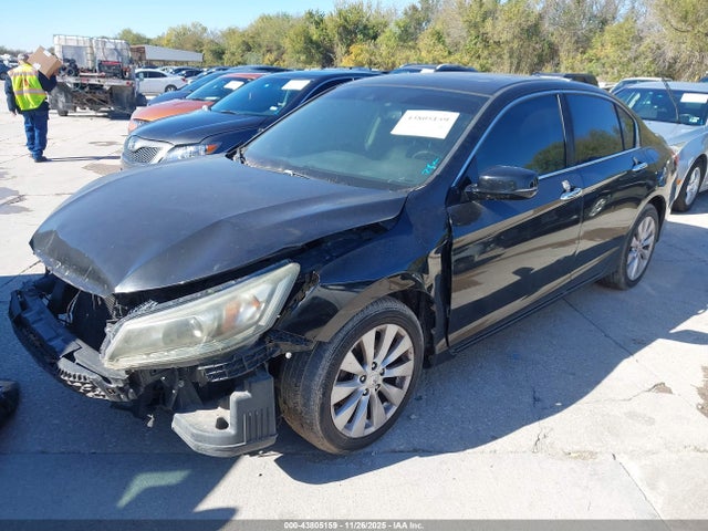 Honda j35y1 2014 1HGCR3F86EA025277 Image 2