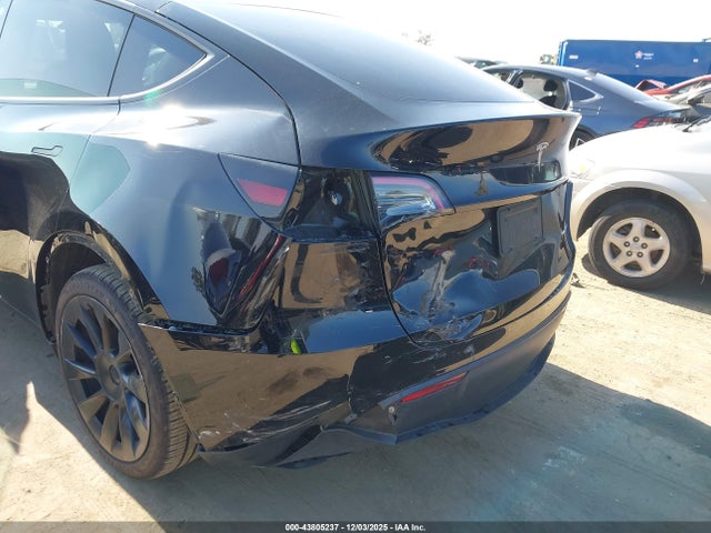 2023 TESLA MODEL Y 7SAYGDEE1PA025933 Photo 5