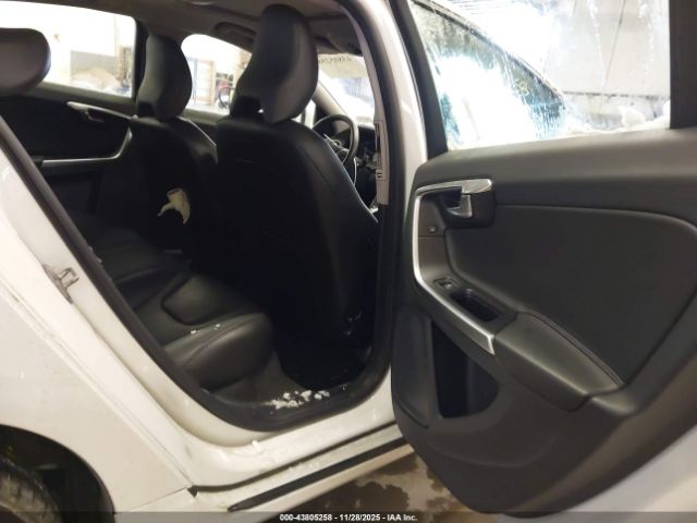 2017 VOLVO S60 YV126MFL2H2421454 Photo 7