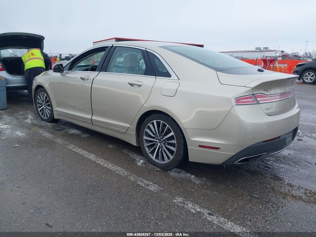 2017 LINCOLN MKZ 3LN6L5B96HR653692 Photo 2