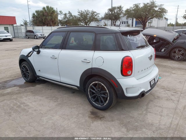 2015 MINI COUNTRYMAN WMWZC5C55FWP44702 Photo 2
