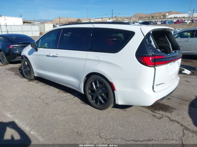 2026 CHRYSLER PACIFICA 2C4RC1GGXTR161960 Photo 2