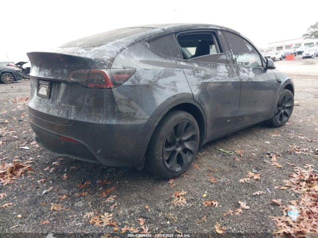 2023 TESLA MODEL Y 7SAYGDEEXPA206478 Photo 3