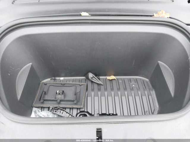 2024 TESLA MODEL Y 7SAYGAEE1RF176842 Photo 9