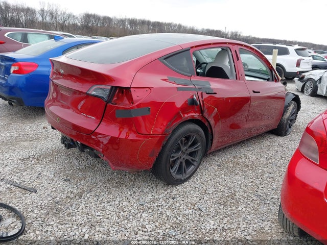 2024 TESLA MODEL Y 7SAYGAEE1RF176842 Photo 3