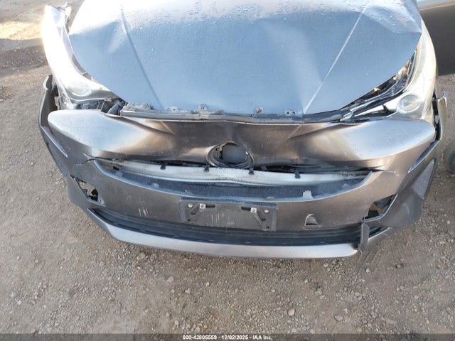 JTDKBRFUXH3026133 Toyota Prius Two