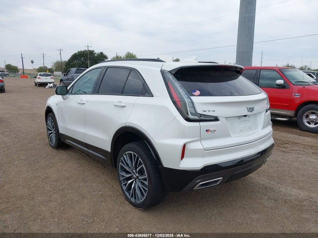 2024 CADILLAC XT4 1GYFZER47RF180570 Photo 2