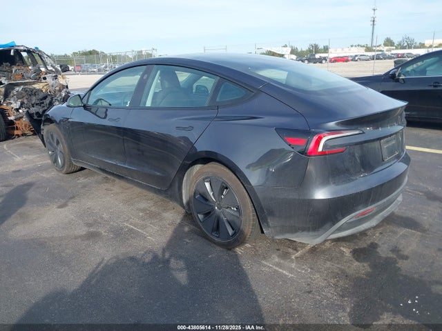 2025 TESLA MODEL 3 5YJ3E1EA1SF012250 Photo 2