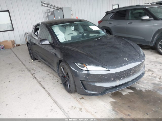 2024 TESLA MODEL 3 5YJ3E1ET1RF821002 Photo 0