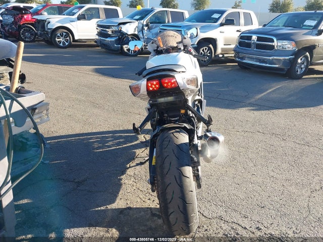JS1GN7FA2K7100243 Suzuki GSX-R600