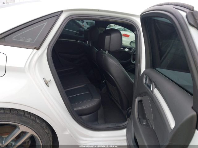 2018 AUDI A3 WAUAUGFF5J1083804 Photo 7