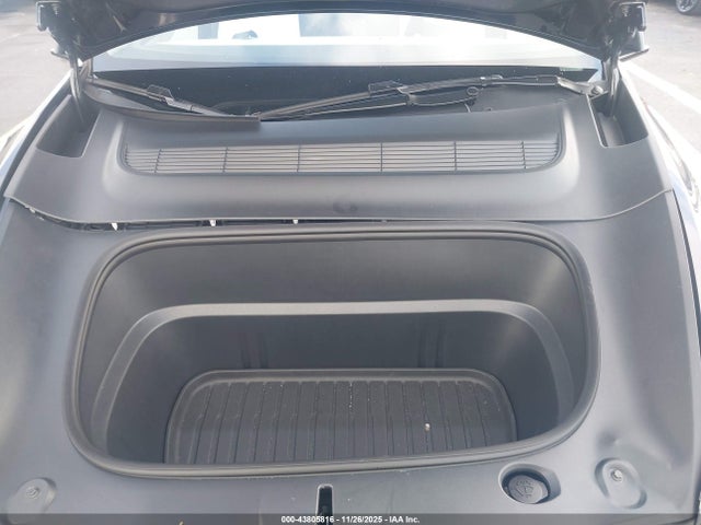 2026 TESLA MODEL Y 7SAYGDEDXTA440704 Photo 9