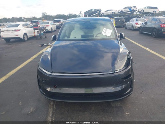 Tesla Model Y Rwd 2026 7SAYGDEDXTA440704 Image 12