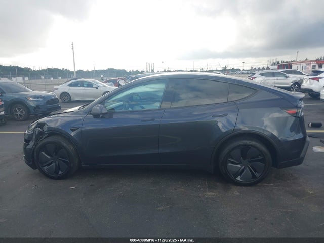 Tesla Model Y Rwd 2026 7SAYGDEDXTA440704 Image 14