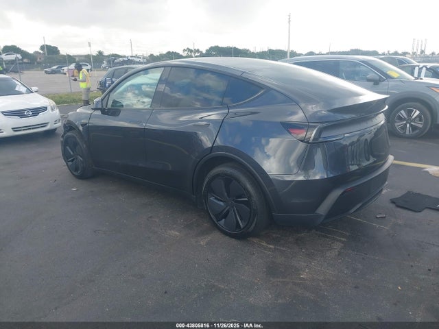 2026 TESLA MODEL Y 7SAYGDEDXTA440704 Photo 2