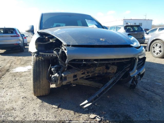 2018 PORSCHE CAYENNE WP1AA2A25JKA00173 Photo 5