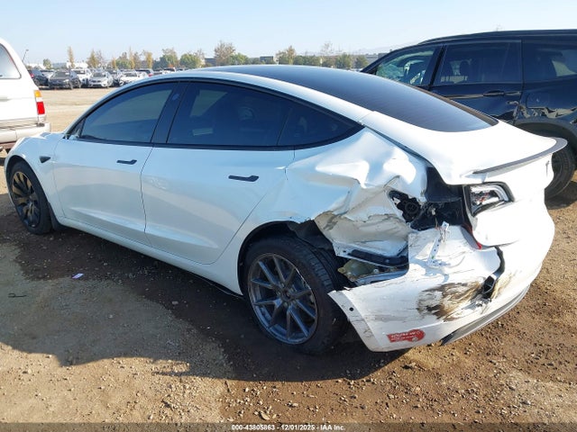 2022 TESLA MODEL 3 5YJ3E1EB1NF263654 Photo 2