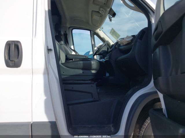 2017 RAM PROMASTER 1500 3C6TRVBG0HE547855 Photo 4