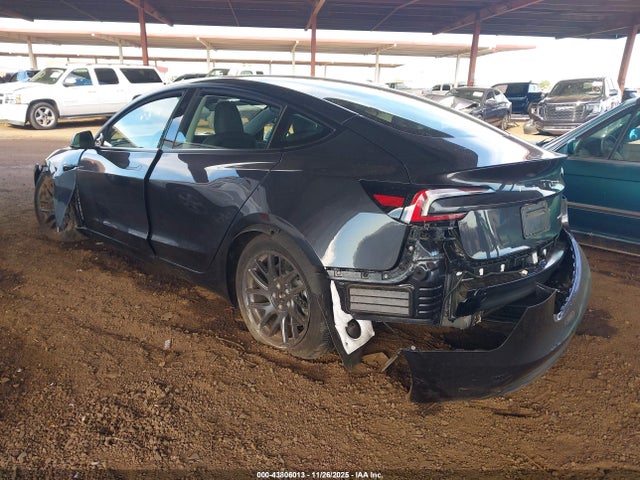 2025 TESLA MODEL 3 5YJ3E1EB5SF008758 Photo 2