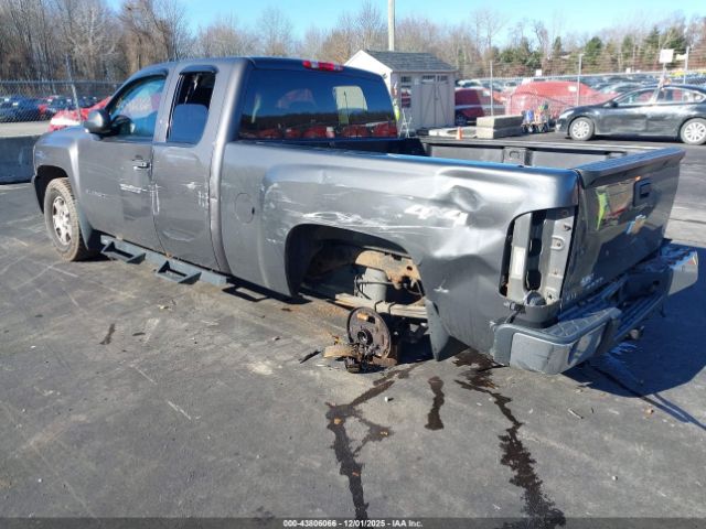 2011 CHEVROLET SILVERADO 1500 1GCRKSE36BZ362672 Photo 2