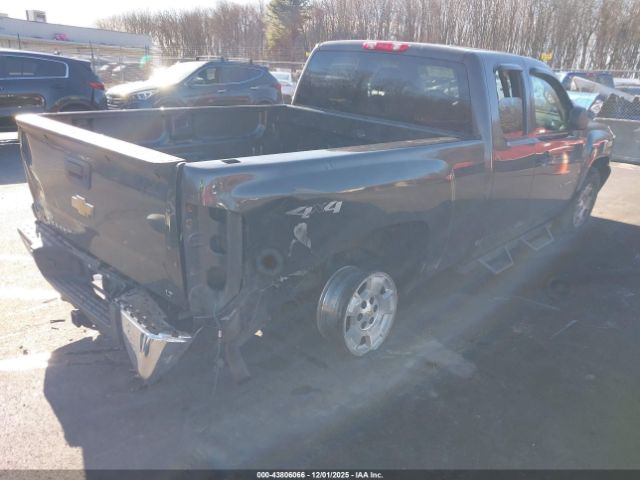 2011 CHEVROLET SILVERADO 1500 1GCRKSE36BZ362672 Photo 3
