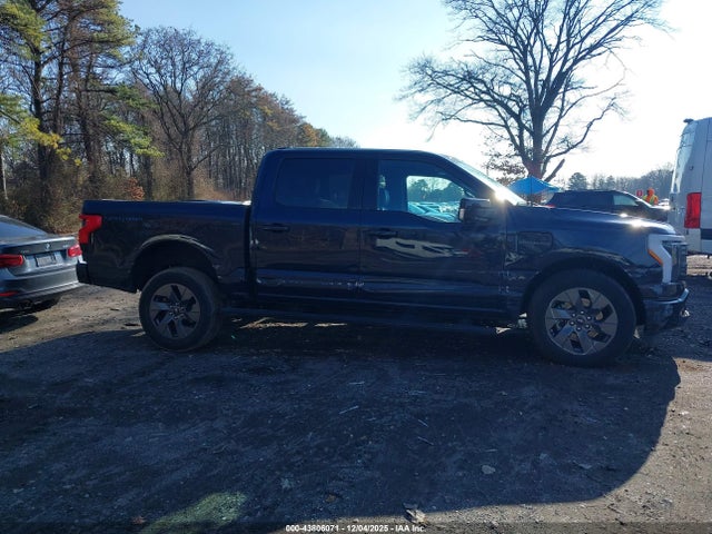 Ford F-150 Lightning Lariat 2023 1FTVW1EVXPWG10879 Image 13