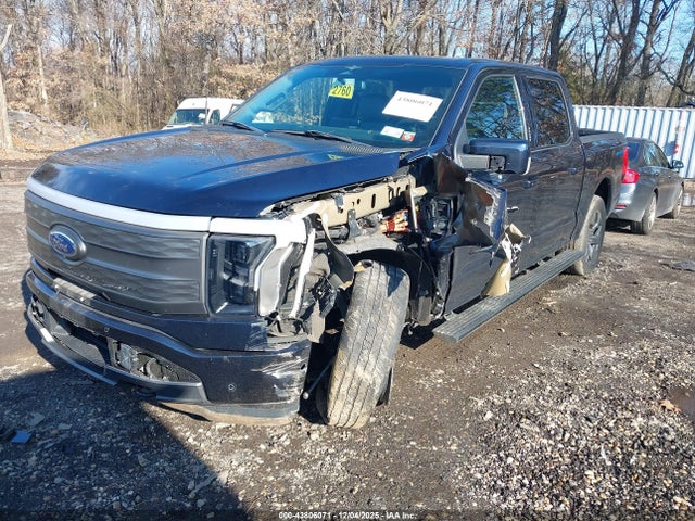 Ford F-150 Lightning Lariat 2023 1FTVW1EVXPWG10879 Image 2