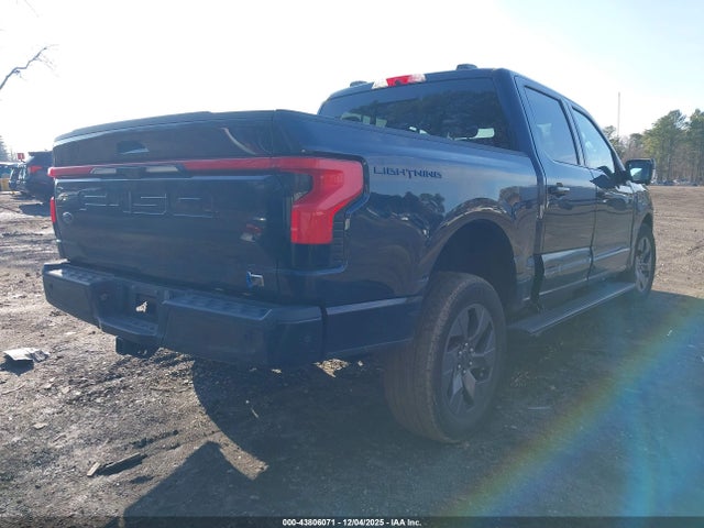 Ford F-150 Lightning Lariat 2023 1FTVW1EVXPWG10879 Image 4