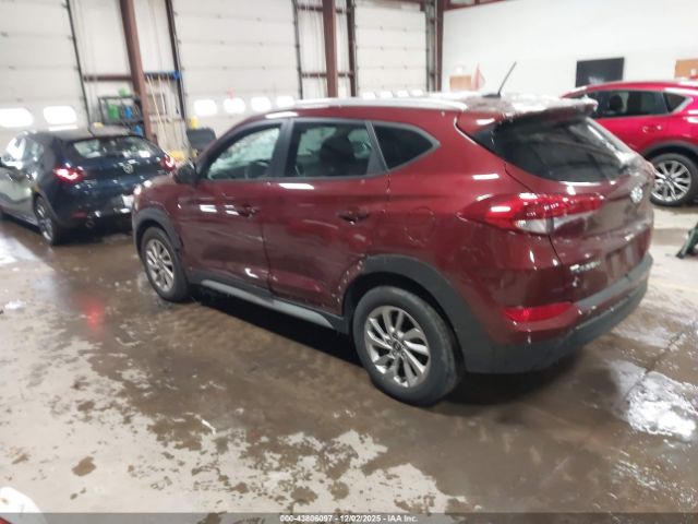 2017 HYUNDAI TUCSON KM8J3CA48HU436237 Photo 2